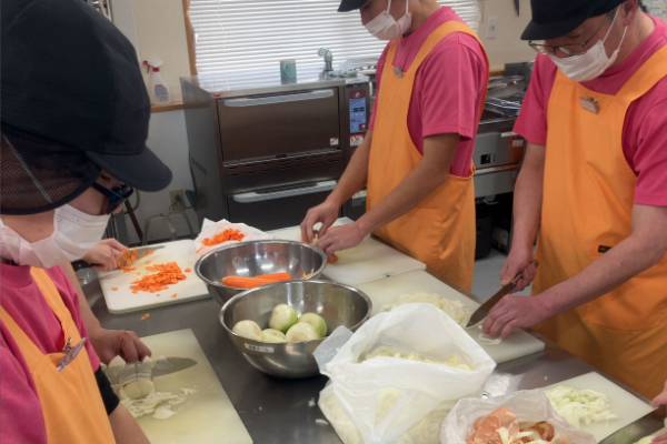 給食の仕込み | キュイジーヌ道場南口